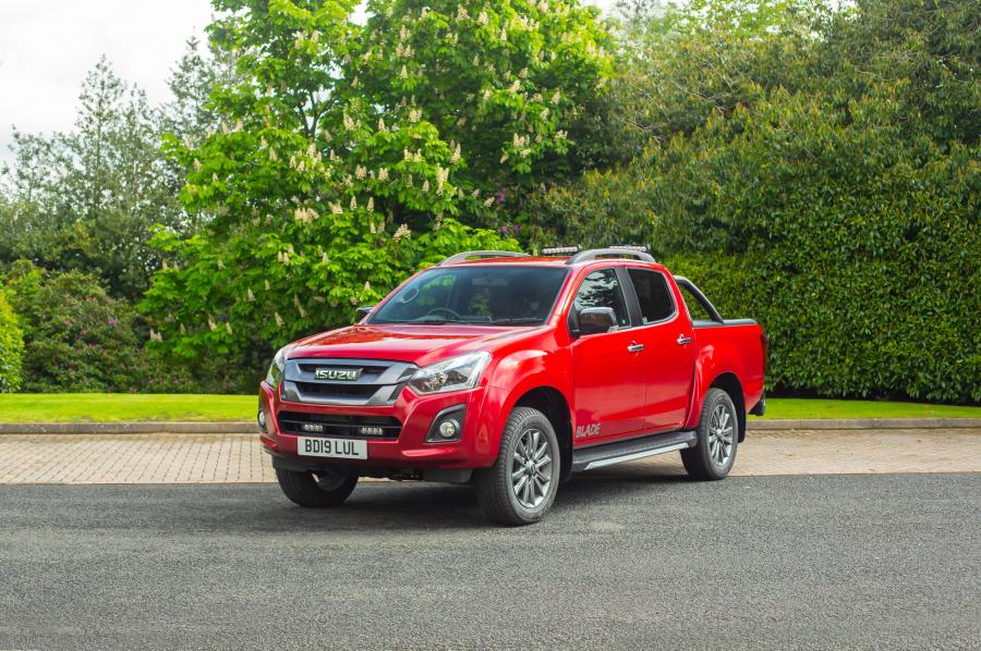  Isuzu D-Max Blade Double Cab 2017 года  (UK) (фото 44 из 52)